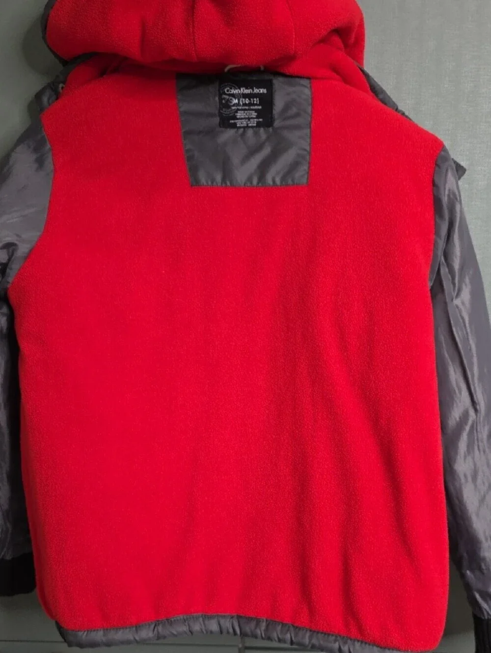 906U. Calvin Klein Jeans Kids Fleece-Lined Hooded Puffer Jacket Gray/Red
